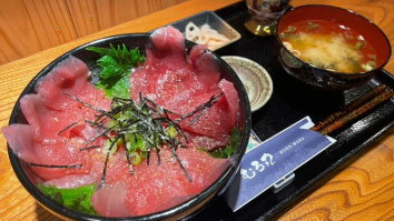 生まぐろ丼専門店むろ丸